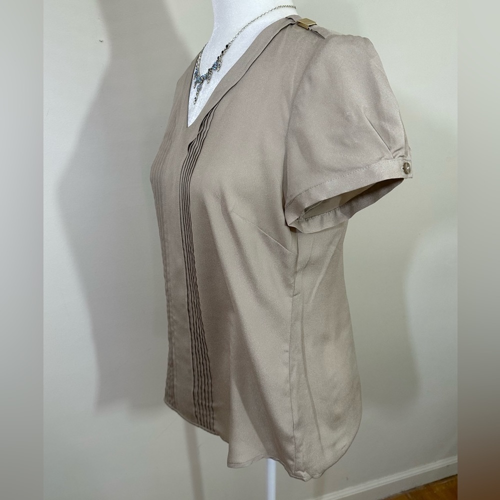 The Limited sz sm top silky feel semi dressy in a tan color - Picture 3 of 12